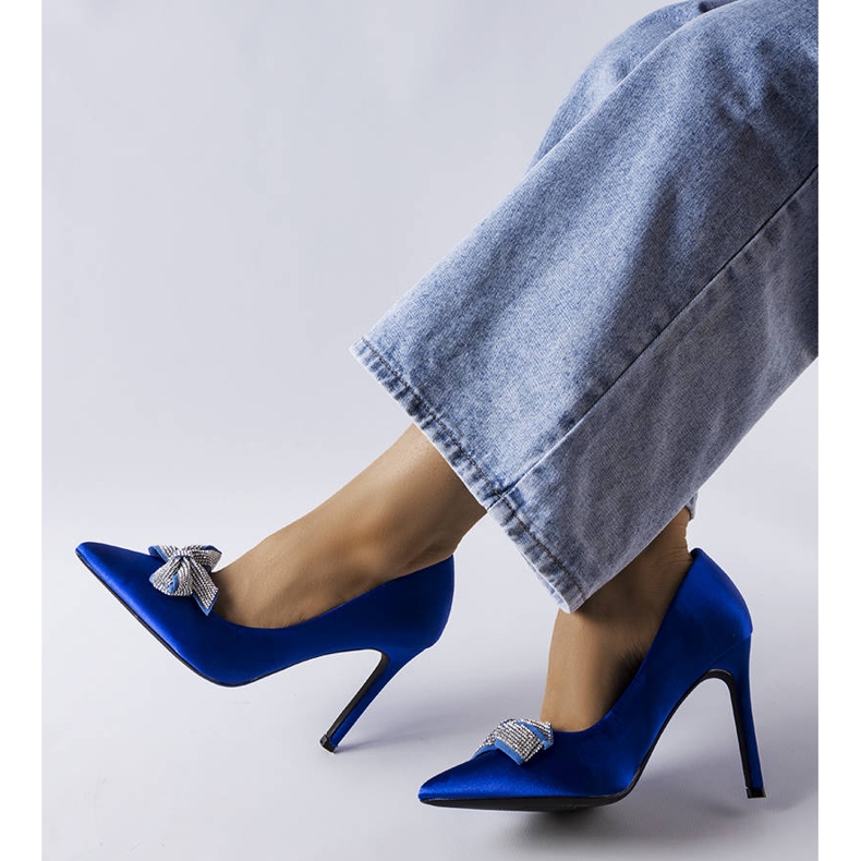 Plave igle sa satenskom završnicom i Mia mašnom plava 2