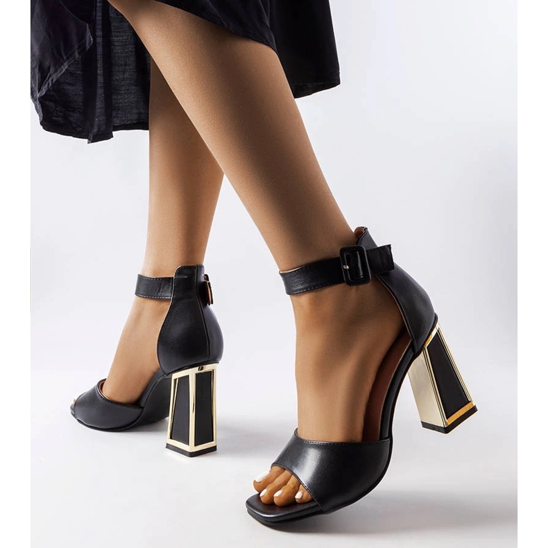 Crne sandale marke Marlens crna 1