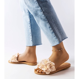 Bež papuče s cvjetićima iz Alfride 2