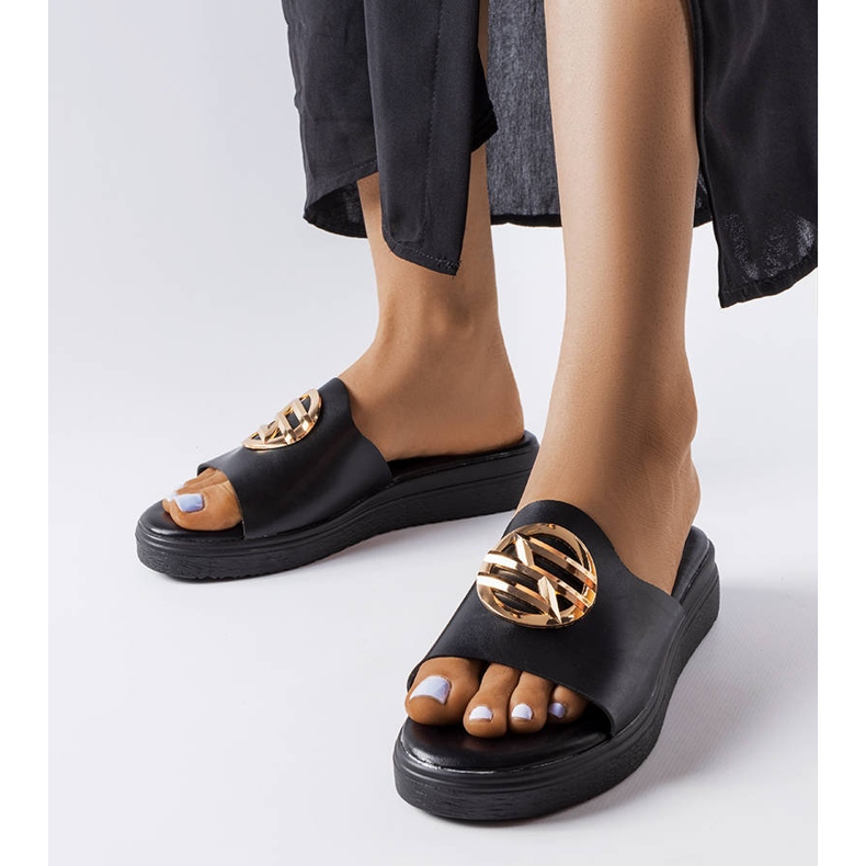 Crne sandale s platformom od Michelle crno 1