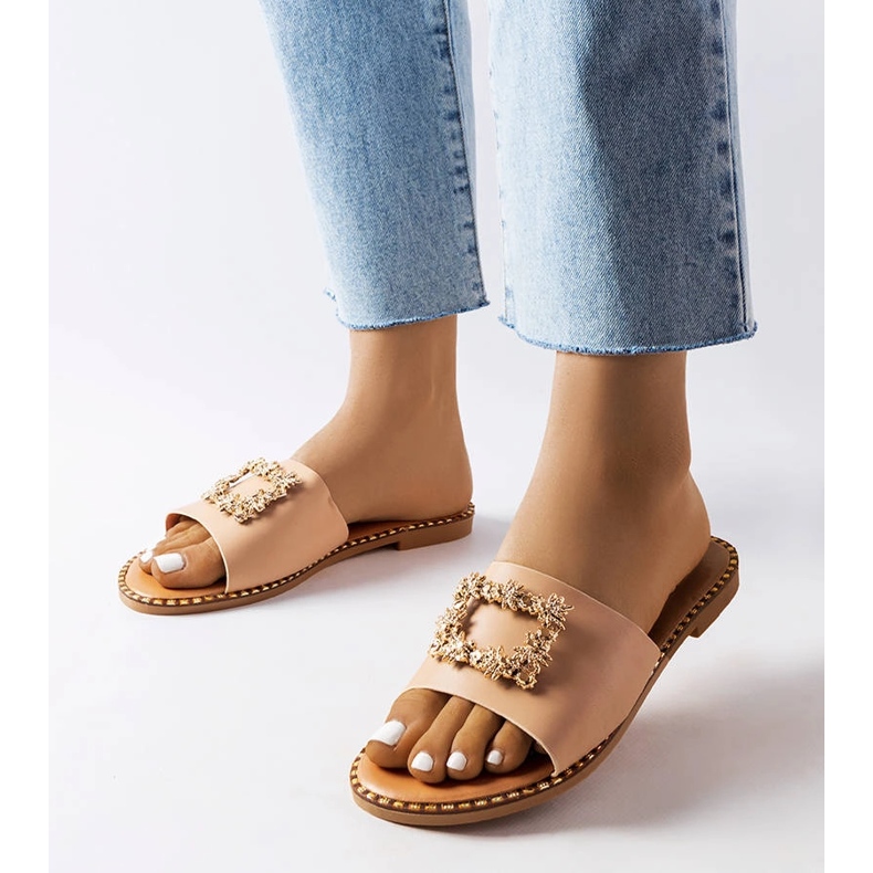 Bež klizači s ukrasom od Miriame 1