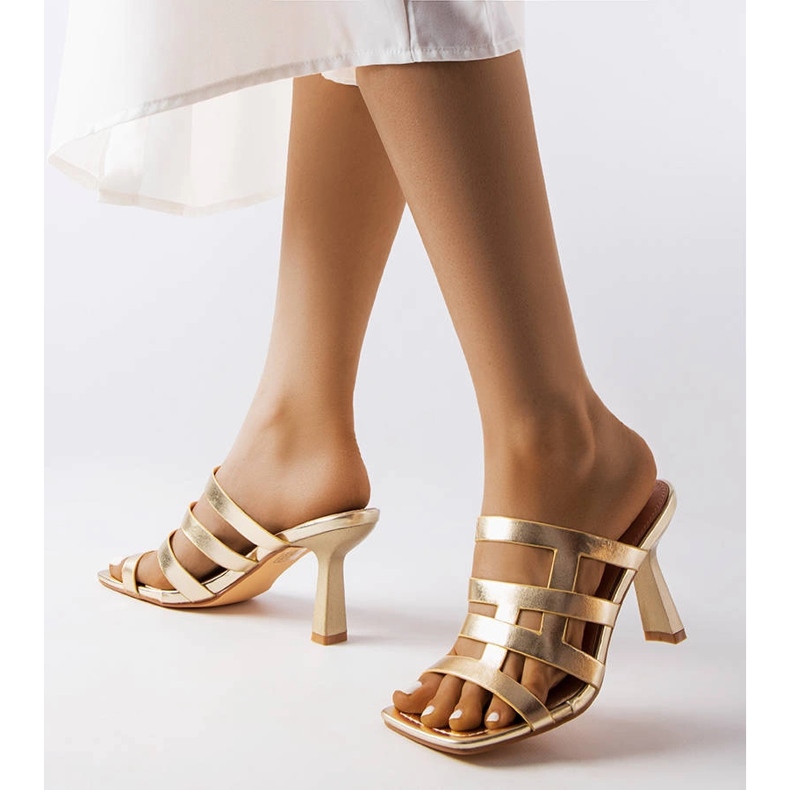 Zlatne japanke na iglu zlatna 1