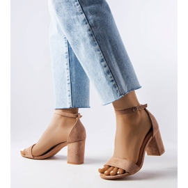 Bež sandale na nisku petu iz Lourne 1