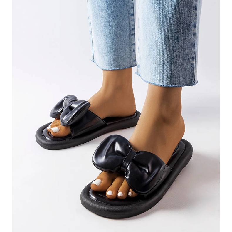 Crne papuče s mašnom od Lende crna 1