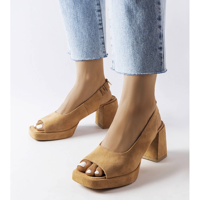 Karino sandale od velura bež 1