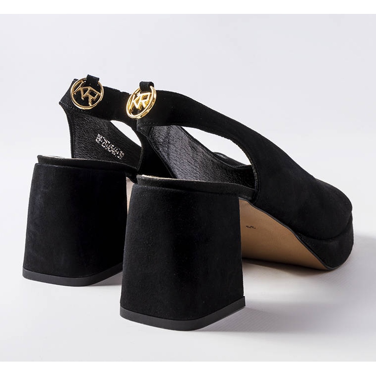 Karino Crne sandale od velura iz Karina crna 1