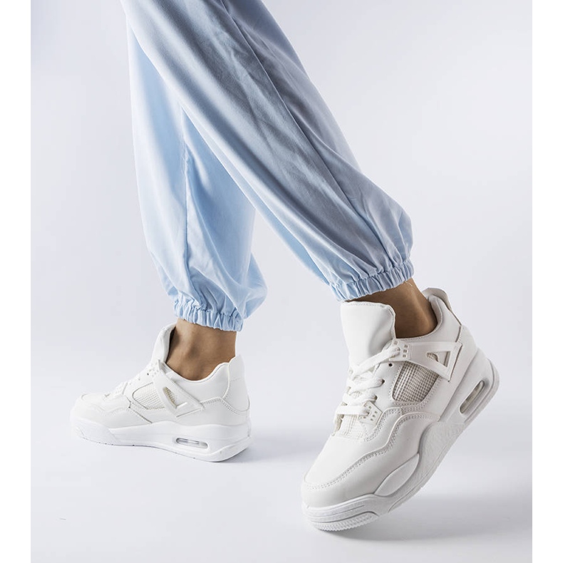 Bijele tenisice od Malas kombiniranih materijala bijela 1