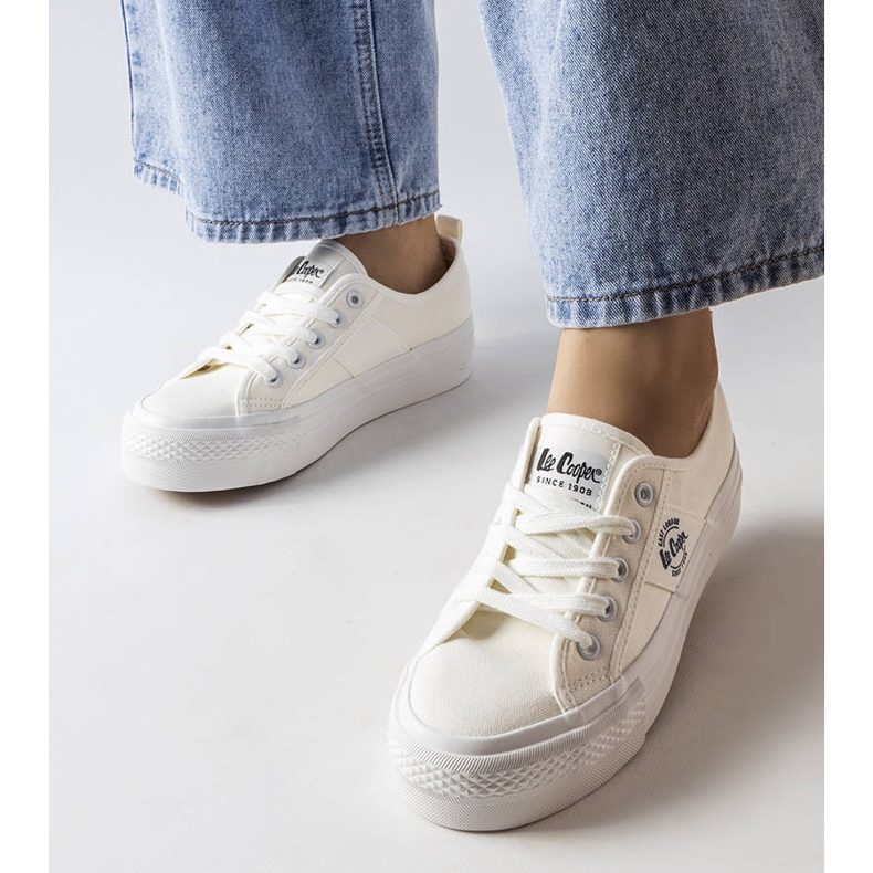 Lee Cooper LCW-22-31-0837L bijele tenisice bijela 1