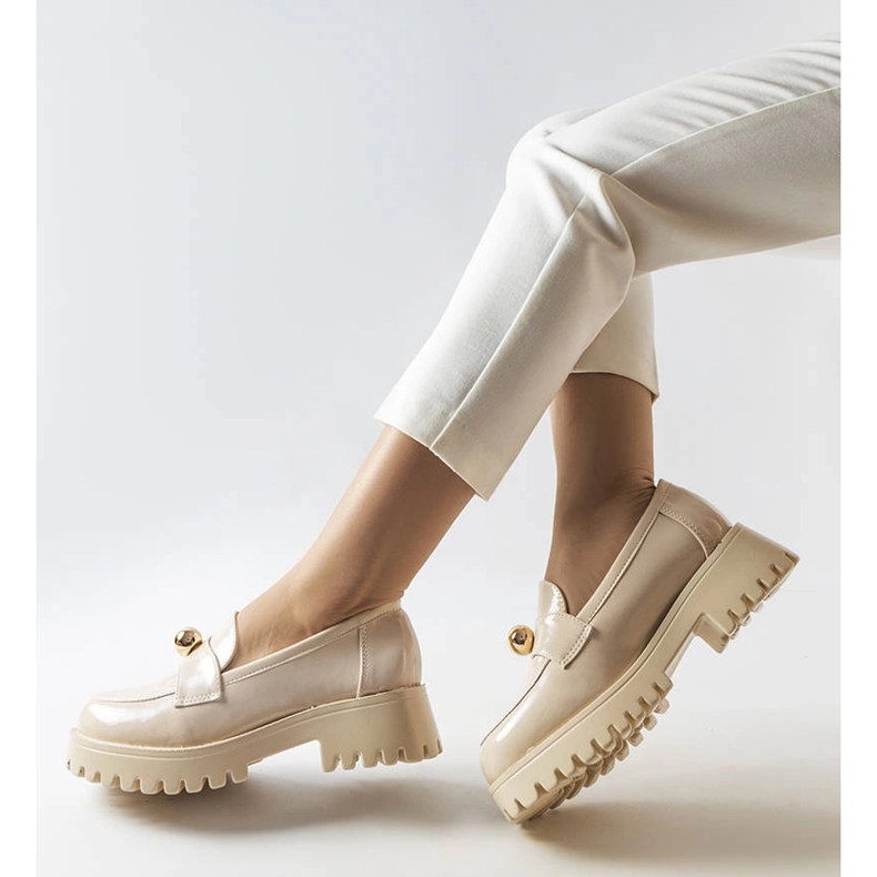 Inna Bež lakirane cipele iz Stelle 1