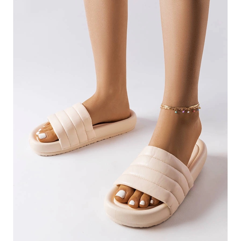 Inna Bež papuče ukrašene prošivanjem od Dorene 1