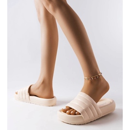 Inna Bež papuče ukrašene prošivanjem od Dorene 2