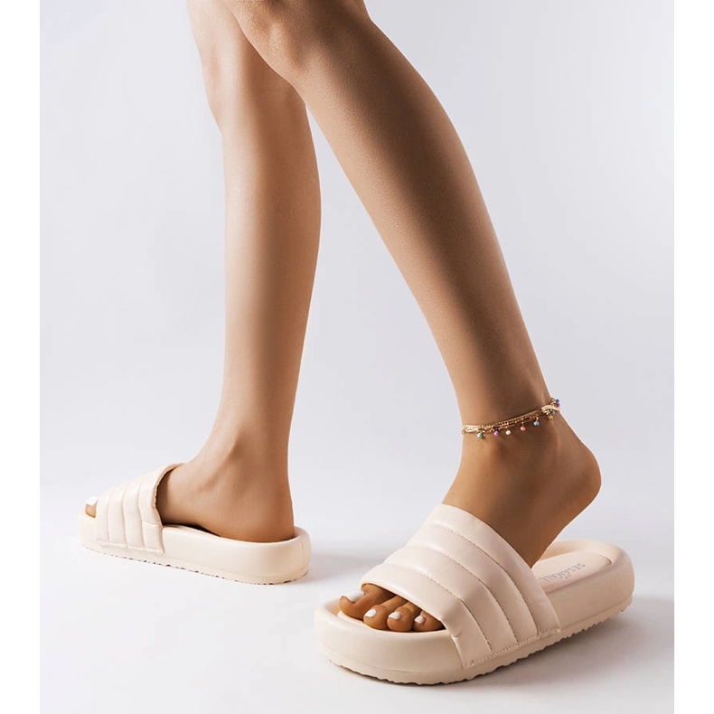 Inna Bež papuče ukrašene prošivanjem od Dorene 2