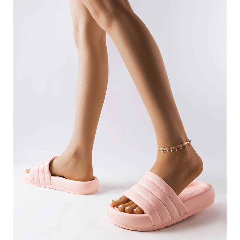 Inna Ružičaste papuče ukrašene prošivanjem od Dorene ružičasta 2