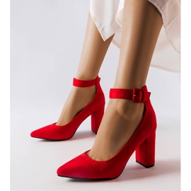 Crvene cipele na stupu Achen crvena 1