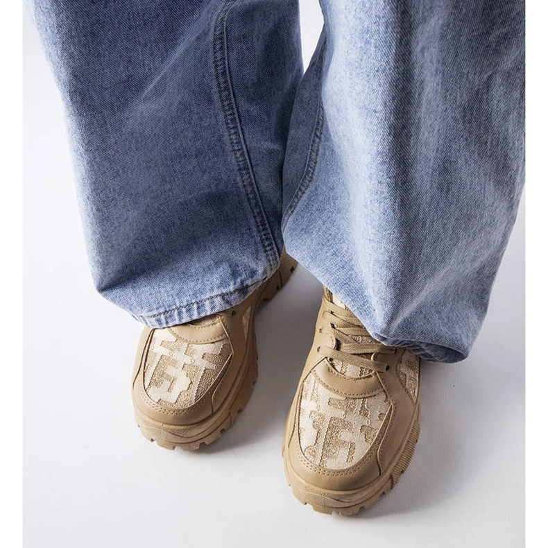 Tamno bež debele tenisice 1