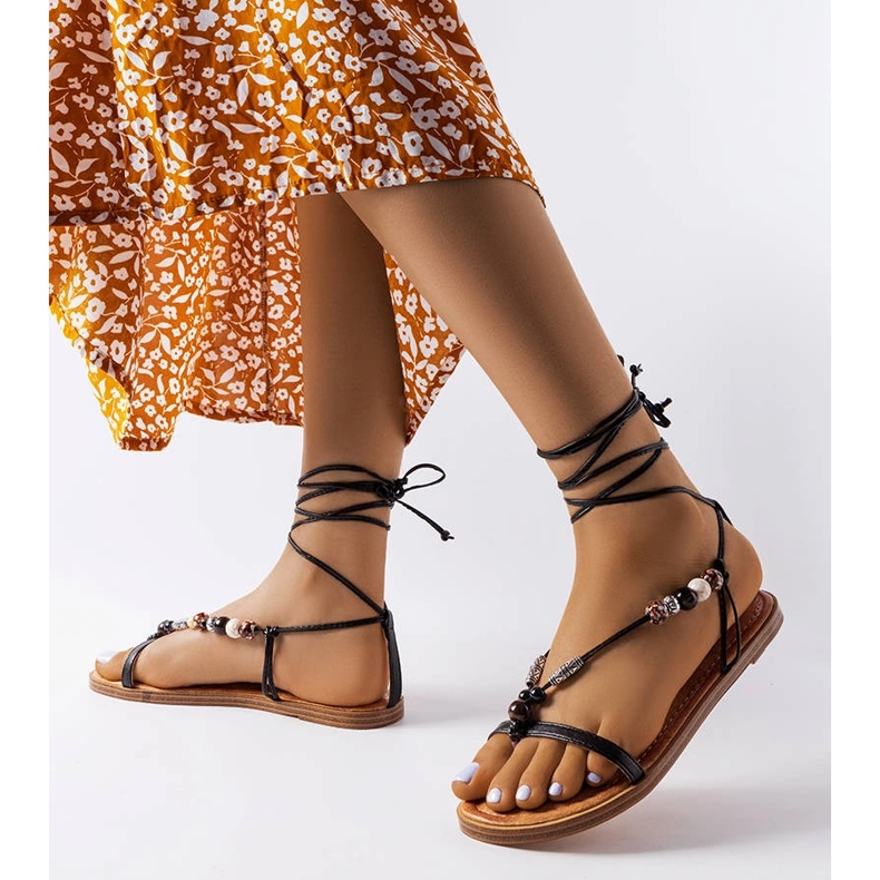 Crne sandale ukrašene Galliano perlicama crno 1