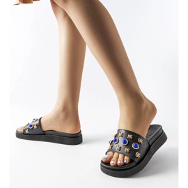 Crno ukrašene tobogane iz Montesarchia 2