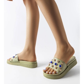 Zeleno ukrašeni tobogani iz Montesarchia zelena 2