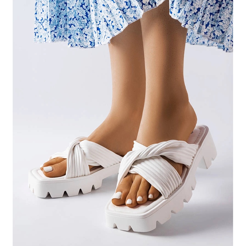 Dubé bijele patike s traktor potplatom bež 1