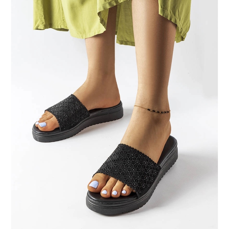 Crni otvoreni klizači s cirkonima iz Irvinea crna 1