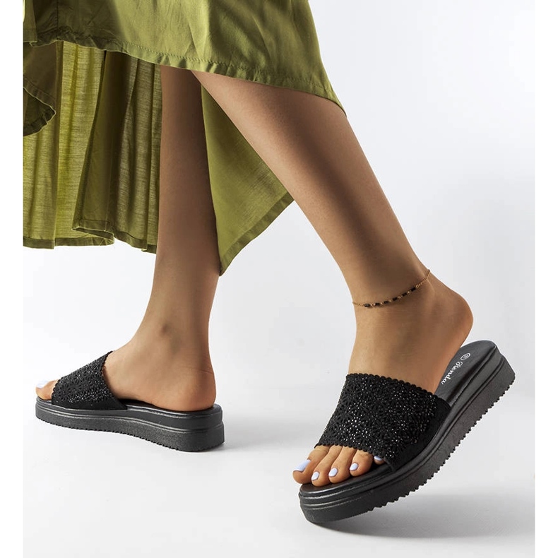 Crni otvoreni klizači s cirkonima iz Irvinea crna 2