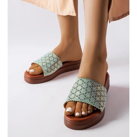 Zeleni otvoreni klizači s cirkonima iz Irvinea zelena 1