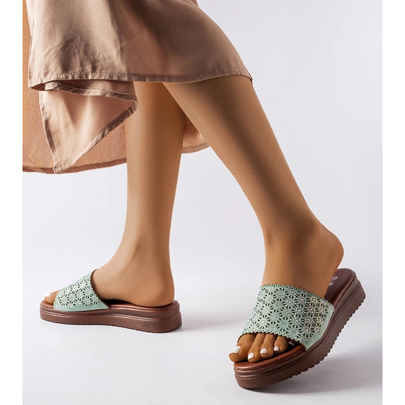 Zeleni otvoreni klizači s cirkonima iz Irvinea zelena 2