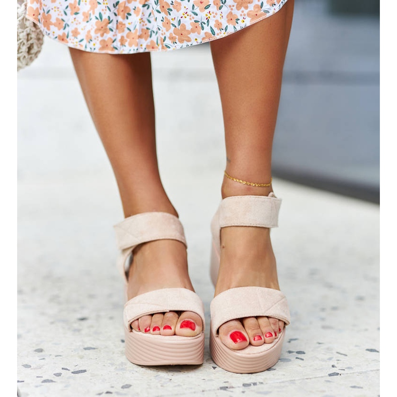 Bež sandale na klin od Nerea 1