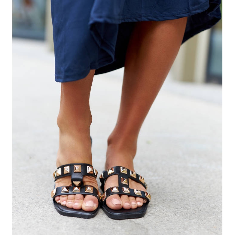 Crne tobogane ukrašene Agnano nitnama crno 1