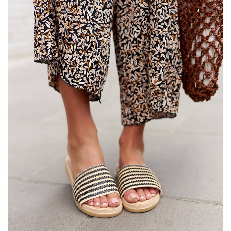 Crne tkane Capovalle tobogane crno 2