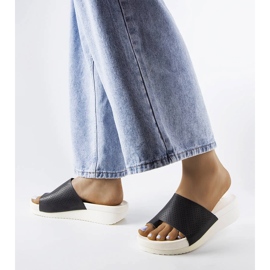 Crne sandale na klin iz Monferrata crna 2