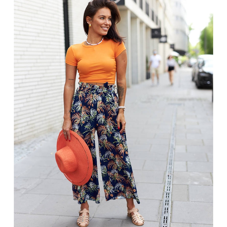 Bež sandale ukrašene kamenčićima iz Gaetana 1