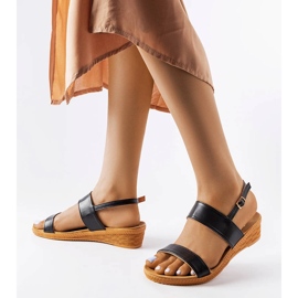 Crne sandale na klin iz Grottazzoline crno 1