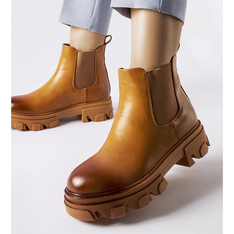 Smeđe masivne natikače iz Castella smeđa 1