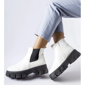 Masivne bijele i crne Petronio gležnjače bijela 1