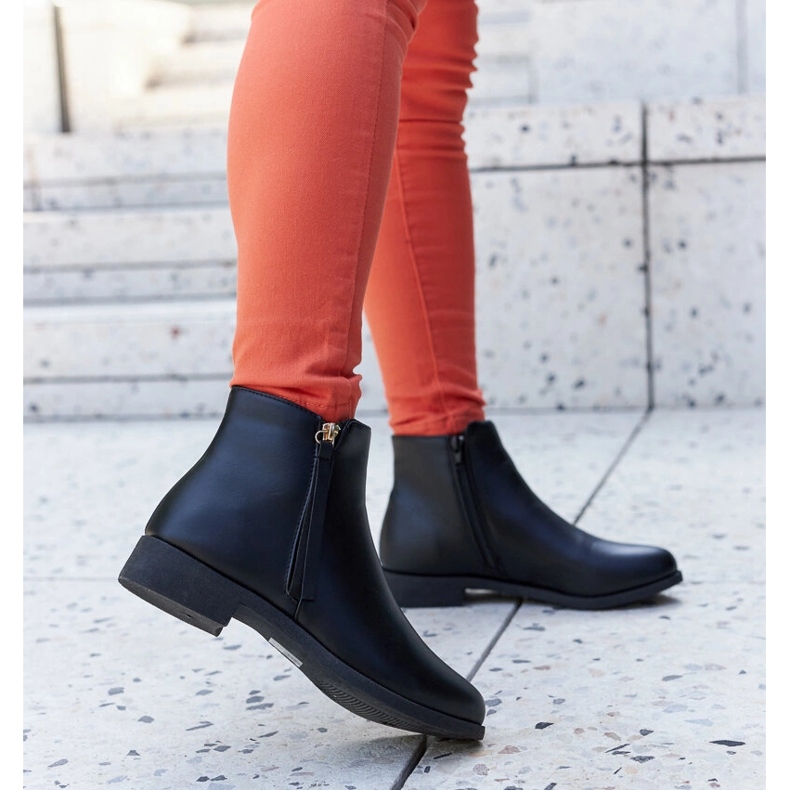 Paien crne izolirane ravne gležnjače crno 2