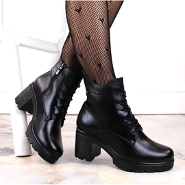 Ženske gležnjače s visokom petom i platformom, izolirane crne Potocki SZ12229 crna 1