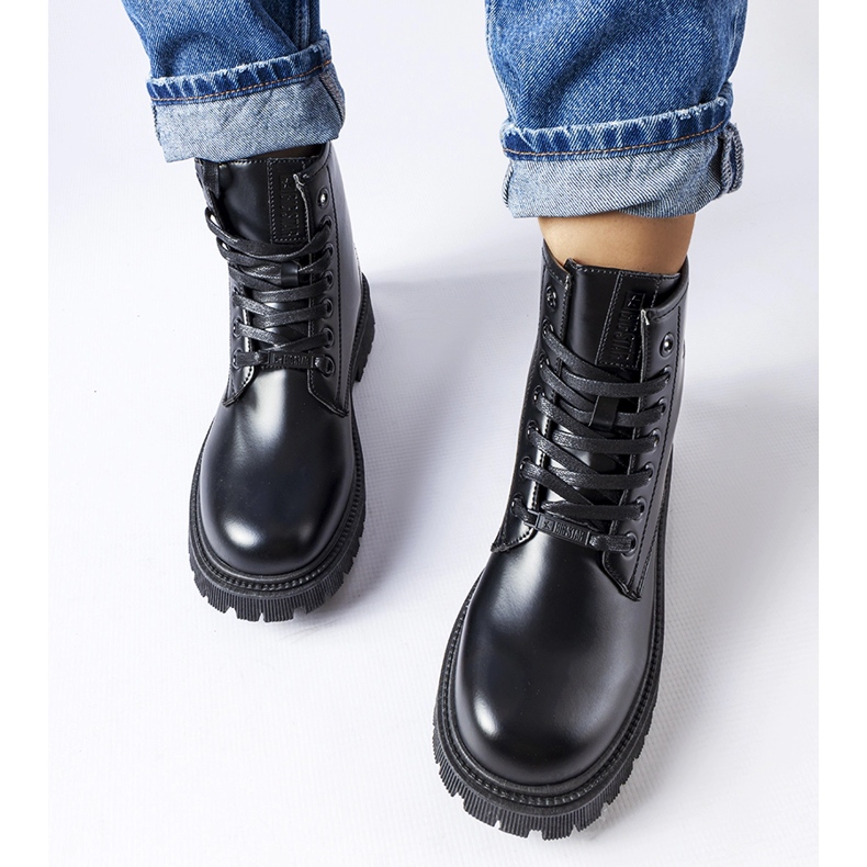 Crni izolirani Big Star MM274375 radnici crno 1