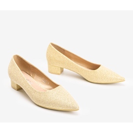 Zlatne pumpe na Kennedyjevom niskom stupu zlatna 1