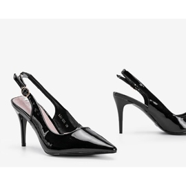 Crne pumpe lakirane na remenu Cindy crna 1