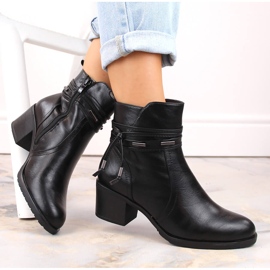 Crne Jezzi izolirane ženske gležnjače na visoku petu s ukrasima crna 1