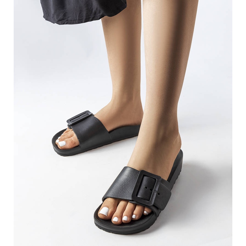 Crne gumene patike s kopčom iz Nelma crno 1