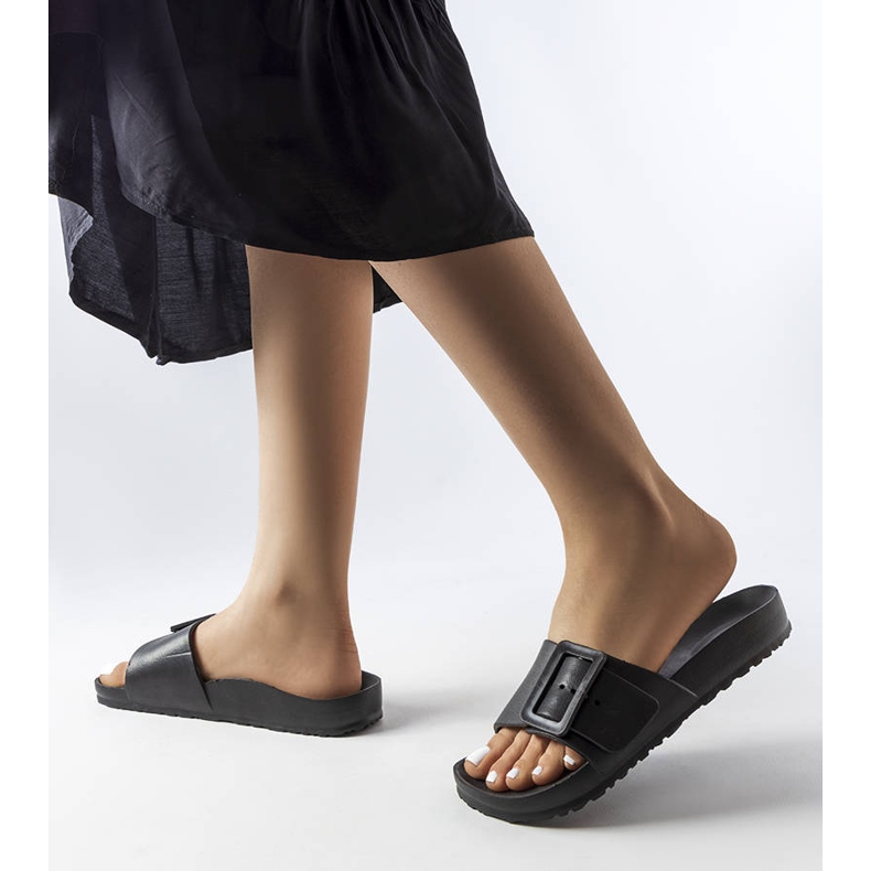 Crne gumene patike s kopčom iz Nelma crna 2