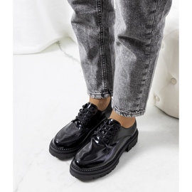 Crne cipele na traktorskom potplatu marke Markus crno 1