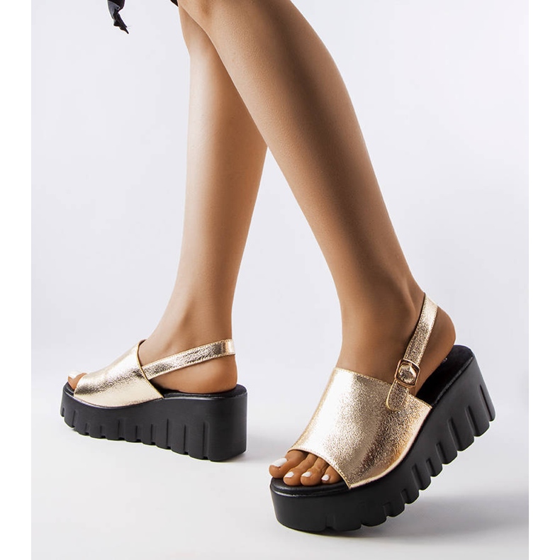 Zlatne Berfin ženske sandale na klin zlatna 1