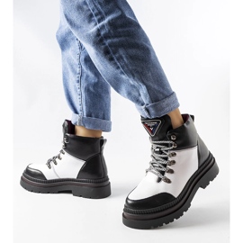 Crno-bijele izolirane čizme iz Solofre crna 1