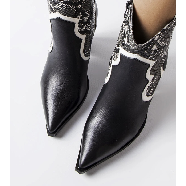 Crne gležnjače na Ezinet objavi crna 1