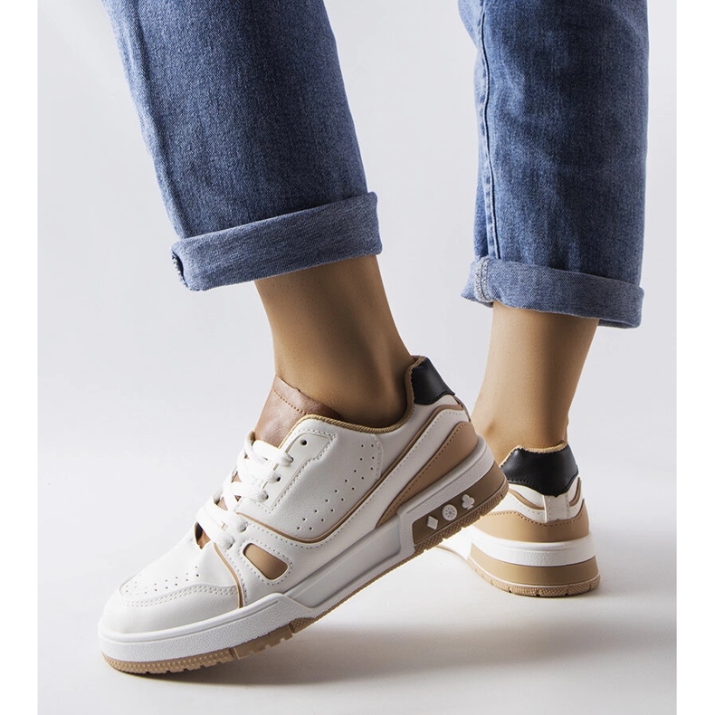 Bijele tenisice s bež umetcima iz Willsona bijela 1