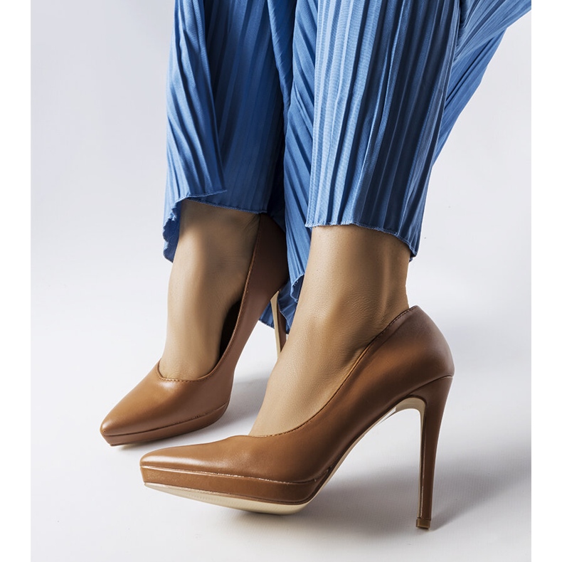 Kristin smeđe klasične štikle smeđa 1