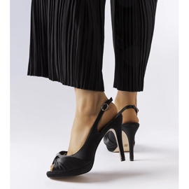 Crne sandale na visoku petu iz Crispina crno 1